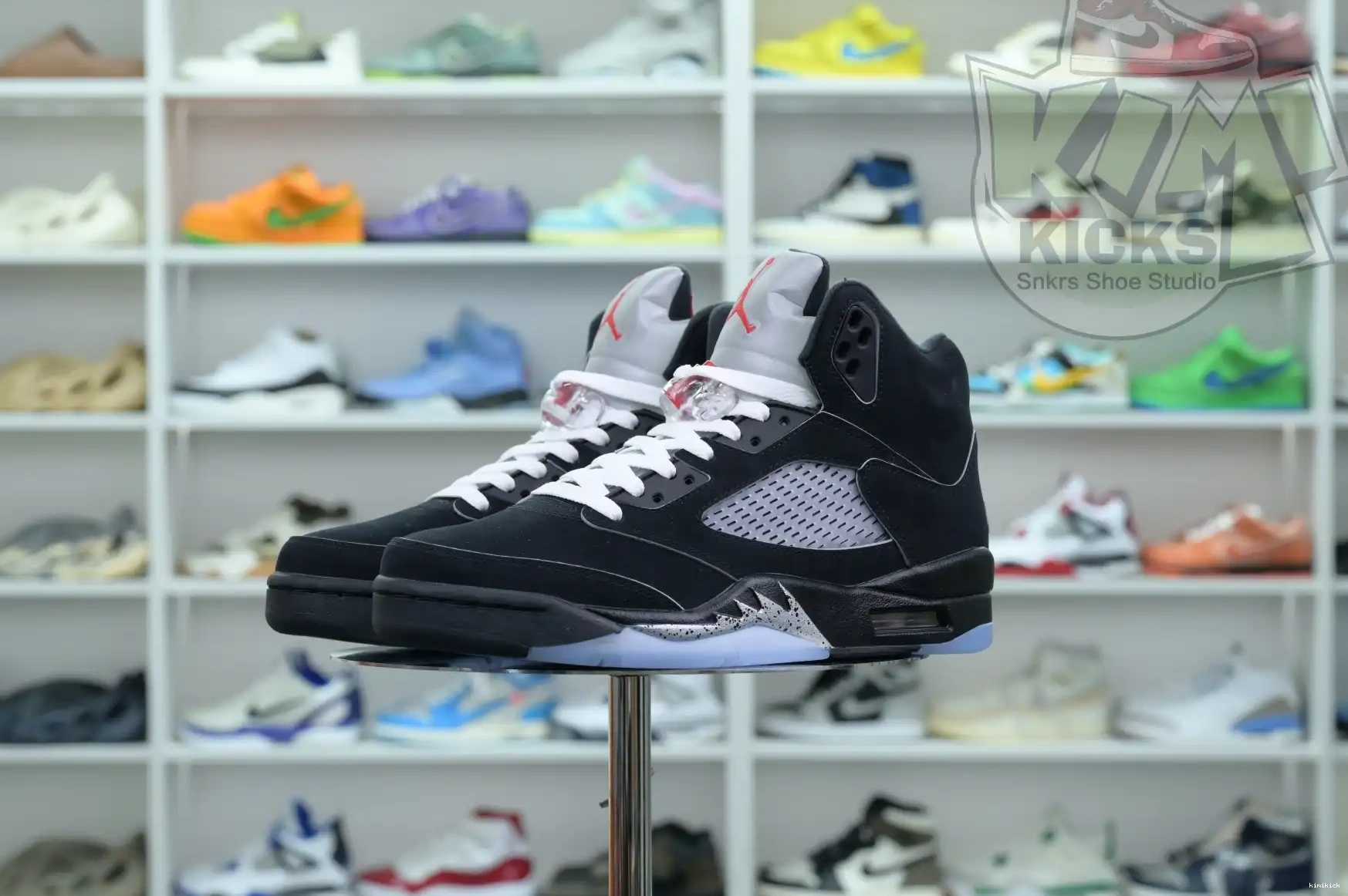 REIMAGINED” METALLIC Kimikick Jordan 5“BLACK Jordan Air 0524